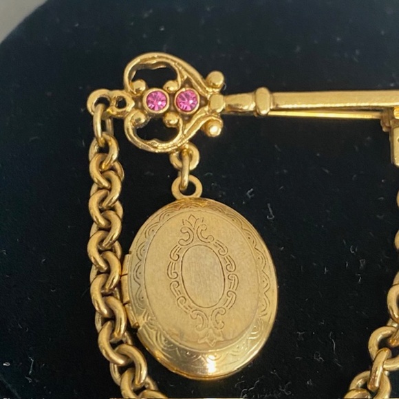 Vintage Gold Tone Key with Dangle Chain and Locket Brooch - Picture 2 of 7